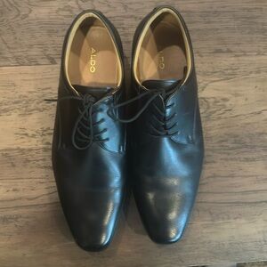 Black dress shoes